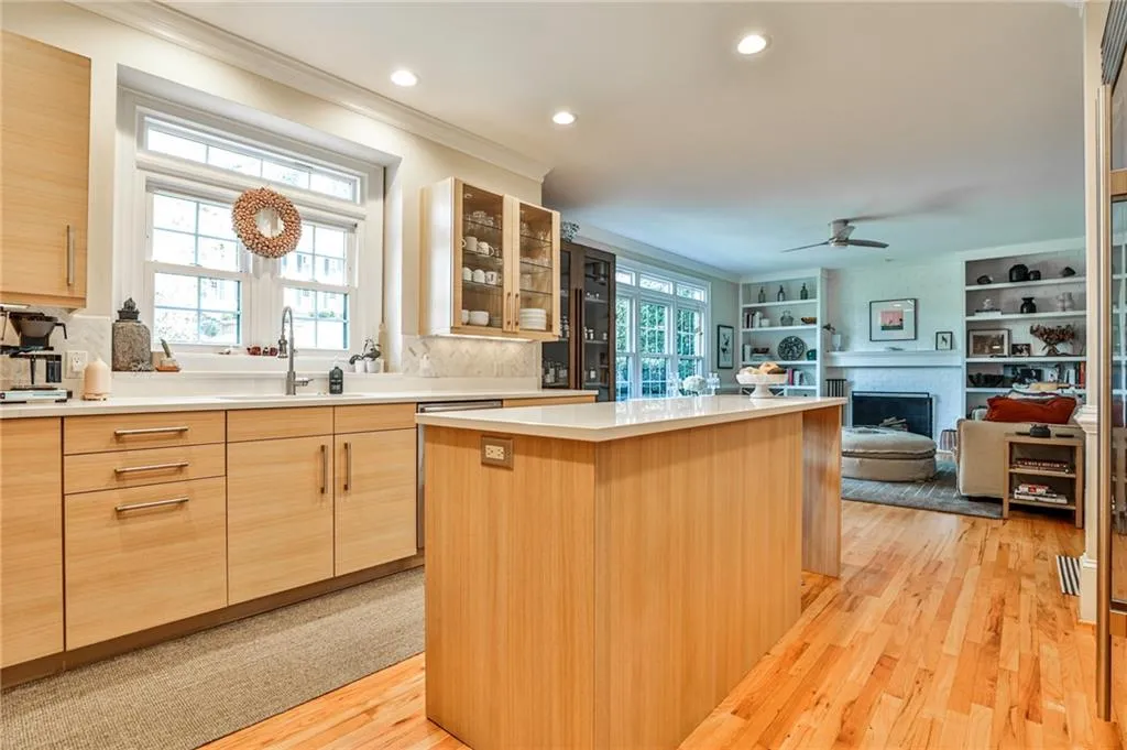 435 Tavern Circle, Sandy Springs, Georgia 30350, 5 Bedrooms Bedrooms, ,5 BathroomsBathrooms,Residential,Sold,435 Tavern Circle,7257163