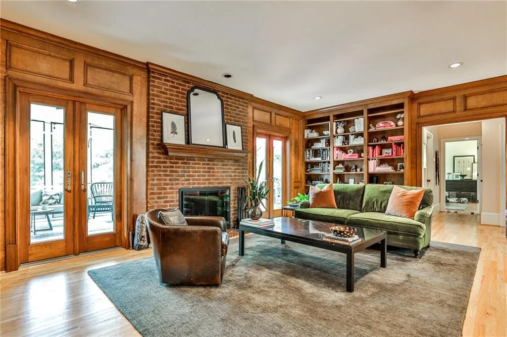 435 Tavern Circle, Sandy Springs, Georgia 30350, 5 Bedrooms Bedrooms, ,5 BathroomsBathrooms,Residential,Sold,435 Tavern Circle,7257163