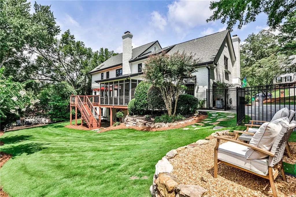 435 Tavern Circle, Sandy Springs, Georgia 30350, 5 Bedrooms Bedrooms, ,5 BathroomsBathrooms,Residential,Sold,435 Tavern Circle,7257163