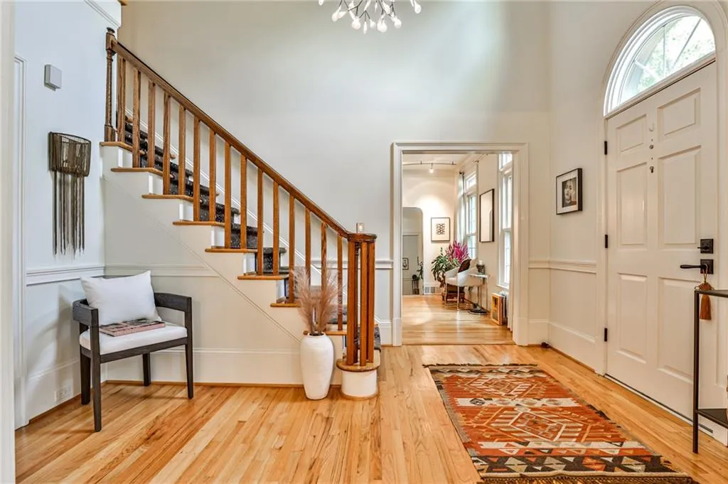 435 Tavern Circle, Sandy Springs, Georgia 30350, 5 Bedrooms Bedrooms, ,5 BathroomsBathrooms,Residential,Sold,435 Tavern Circle,7257163