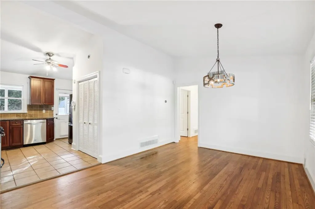 6425 N Hampton Drive, Sandy Springs, Georgia 30328, 4 Bedrooms Bedrooms, ,2 BathroomsBathrooms,Residential,Sold,6425 N Hampton Drive,7121664