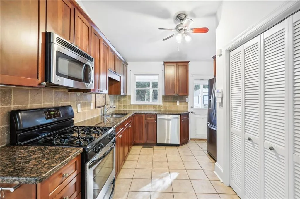 6425 N Hampton Drive, Sandy Springs, Georgia 30328, 4 Bedrooms Bedrooms, ,2 BathroomsBathrooms,Residential,Sold,6425 N Hampton Drive,7121664