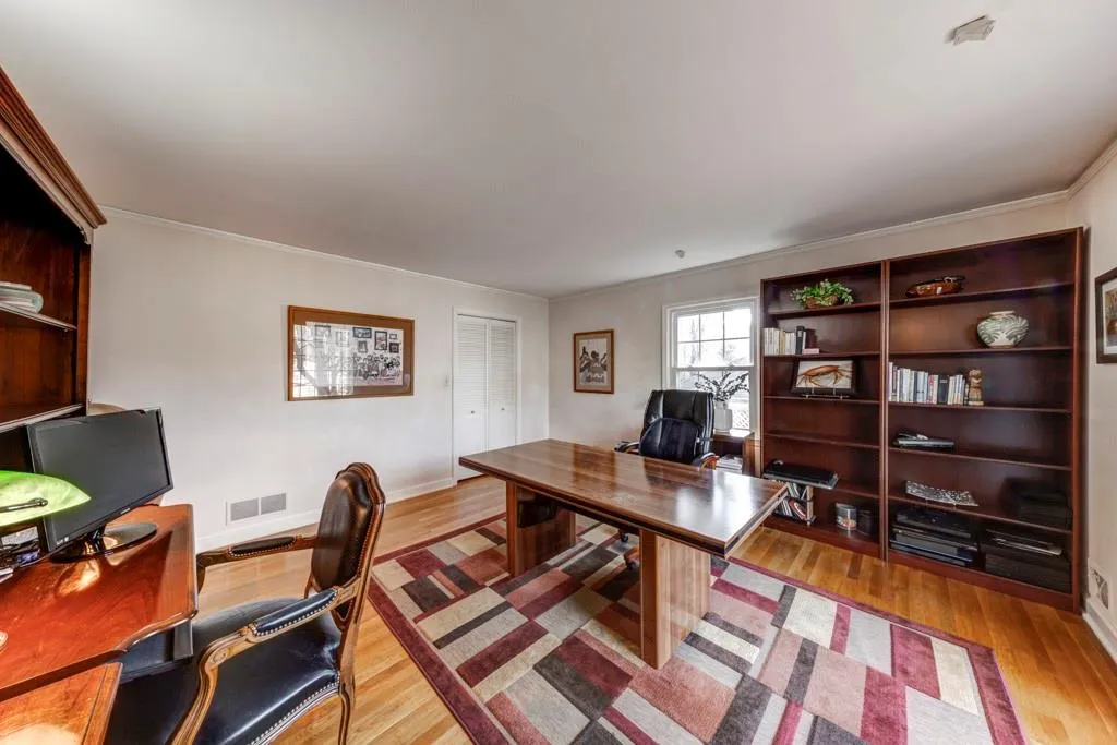 315 Riverhill Drive, Sandy Springs, Georgia 30328, 3 Bedrooms Bedrooms, ,2 BathroomsBathrooms,Residential,Sold,315 Riverhill Drive,6985988