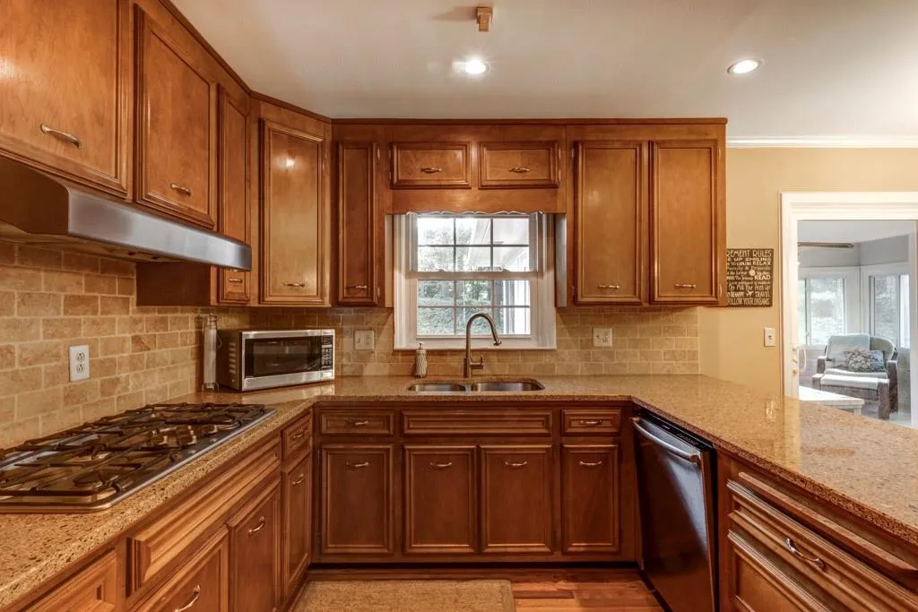 315 Riverhill Drive, Sandy Springs, Georgia 30328, 3 Bedrooms Bedrooms, ,2 BathroomsBathrooms,Residential,Sold,315 Riverhill Drive,6985988
