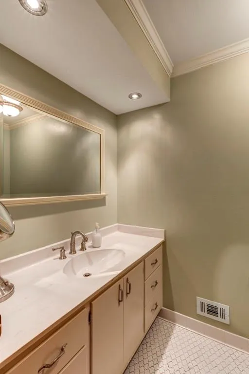 315 Riverhill Drive, Sandy Springs, Georgia 30328, 3 Bedrooms Bedrooms, ,2 BathroomsBathrooms,Residential,Sold,315 Riverhill Drive,6985988