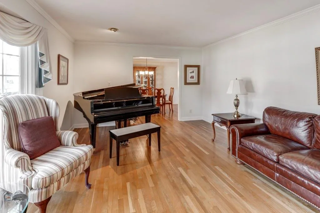 315 Riverhill Drive, Sandy Springs, Georgia 30328, 3 Bedrooms Bedrooms, ,2 BathroomsBathrooms,Residential,Sold,315 Riverhill Drive,6985988