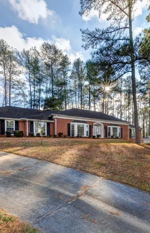 315 Riverhill Drive, Sandy Springs, Georgia 30328, 3 Bedrooms Bedrooms, ,2 BathroomsBathrooms,Residential,Sold,315 Riverhill Drive,6985988