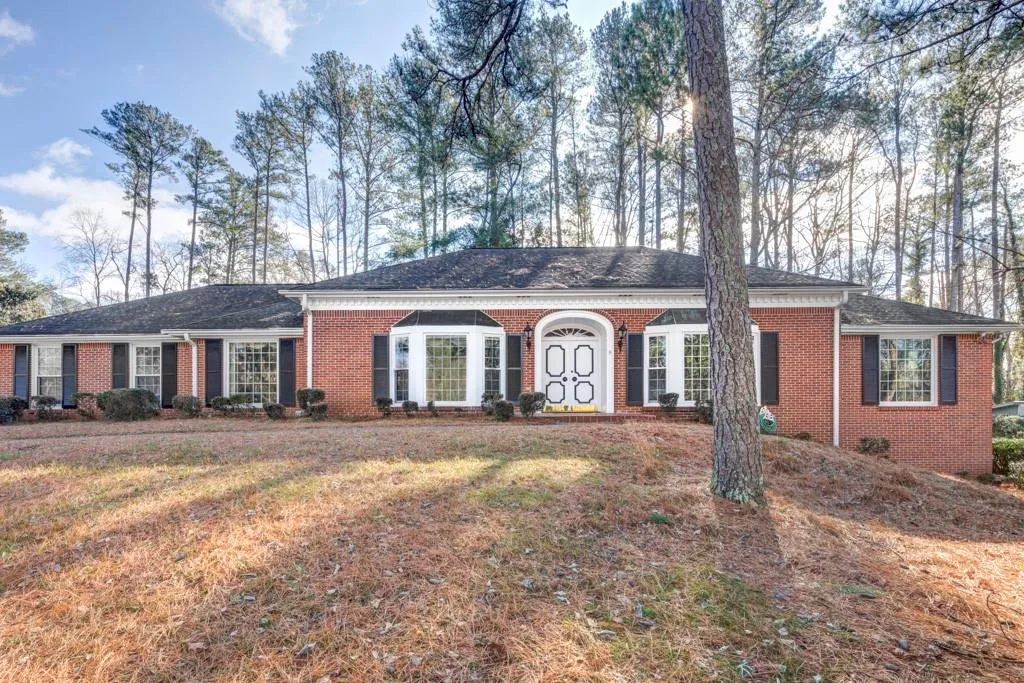 315 Riverhill Drive, Sandy Springs, Georgia 30328, 3 Bedrooms Bedrooms, ,2 BathroomsBathrooms,Residential,Sold,315 Riverhill Drive,6985988