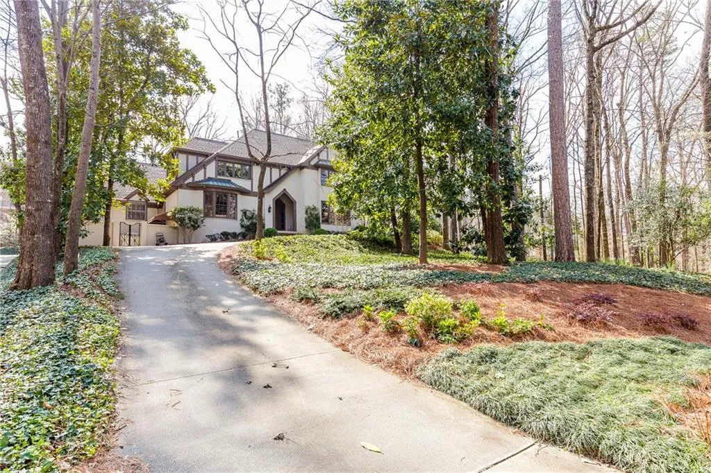 3315 Valley Road Nw, Atlanta, Georgia 30305, 5 Bedrooms Bedrooms, ,5 BathroomsBathrooms,Residential,Sold,3315 Valley Road Nw,5994148