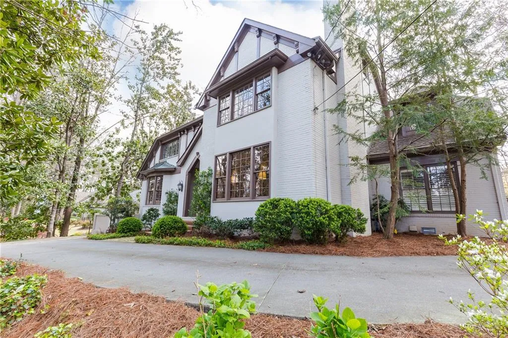 3315 Valley Road Nw, Atlanta, Georgia 30305, 5 Bedrooms Bedrooms, ,5 BathroomsBathrooms,Residential,Sold,3315 Valley Road Nw,5994148