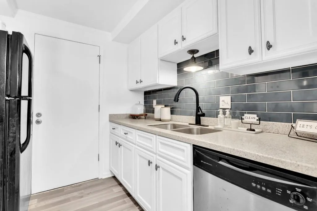 6851 Roswell Road Unit N-1, Atlanta, Georgia 30328, 1 Bedroom Bedrooms, ,1 BathroomBathrooms,Residential,Sold,6851 Roswell Road Unit N-1,7102440