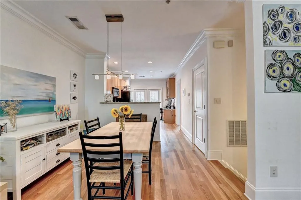 303 Le Gran Bend, Atlanta, Georgia 30328, 2 Bedrooms Bedrooms, ,2 BathroomsBathrooms,Residential,Sold,303 Le Gran Bend,6947047