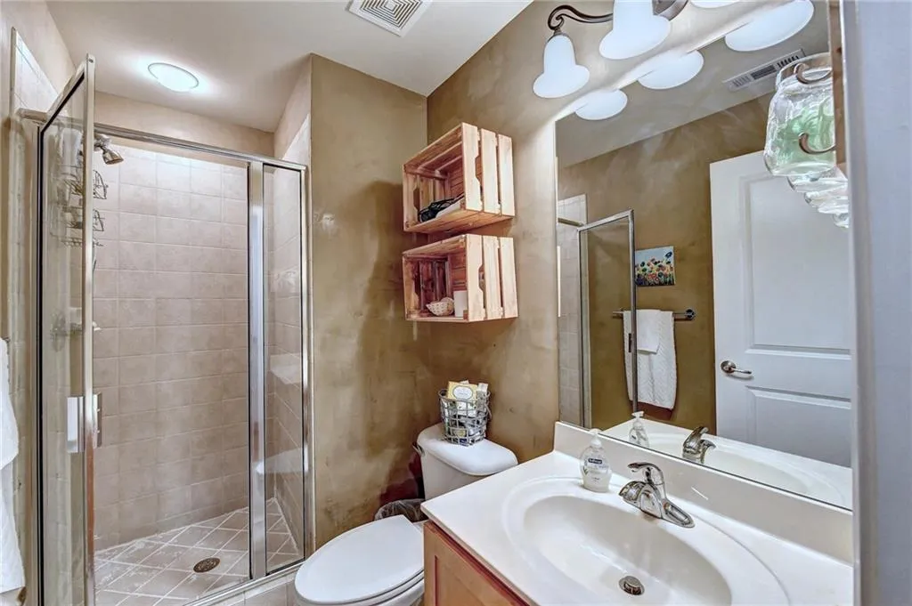 303 Le Gran Bend, Atlanta, Georgia 30328, 2 Bedrooms Bedrooms, ,2 BathroomsBathrooms,Residential,Sold,303 Le Gran Bend,6947047