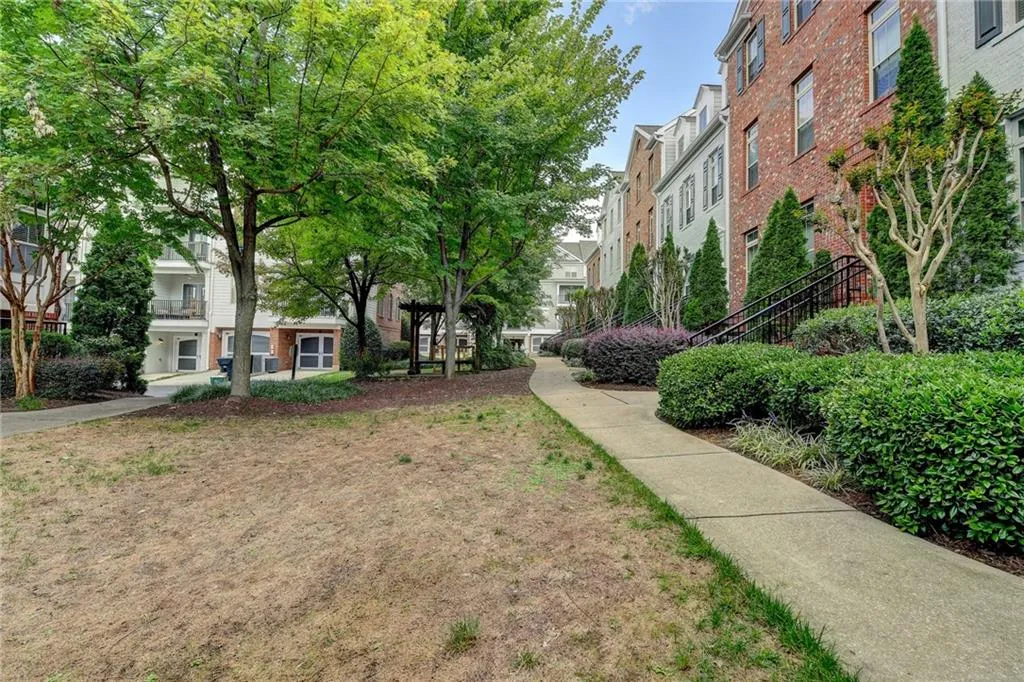 303 Le Gran Bend, Atlanta, Georgia 30328, 2 Bedrooms Bedrooms, ,2 BathroomsBathrooms,Residential,Sold,303 Le Gran Bend,6947047