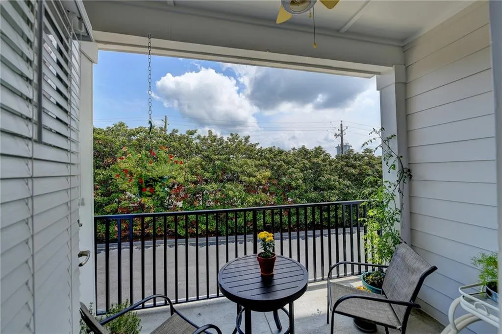 303 Le Gran Bend, Atlanta, Georgia 30328, 2 Bedrooms Bedrooms, ,2 BathroomsBathrooms,Residential,Sold,303 Le Gran Bend,6947047