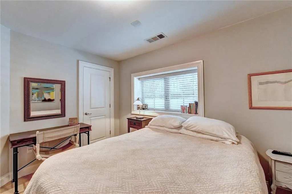 303 Le Gran Bend, Atlanta, Georgia 30328, 2 Bedrooms Bedrooms, ,2 BathroomsBathrooms,Residential,Sold,303 Le Gran Bend,6947047