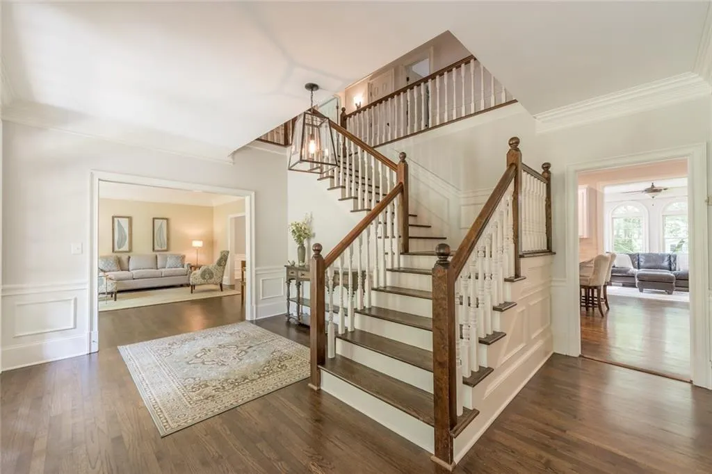 1565 Lazy River Lane, Sandy Springs, Georgia 30350, 5 Bedrooms Bedrooms, ,4 BathroomsBathrooms,Residential,Sold,1565 Lazy River Lane,6973060