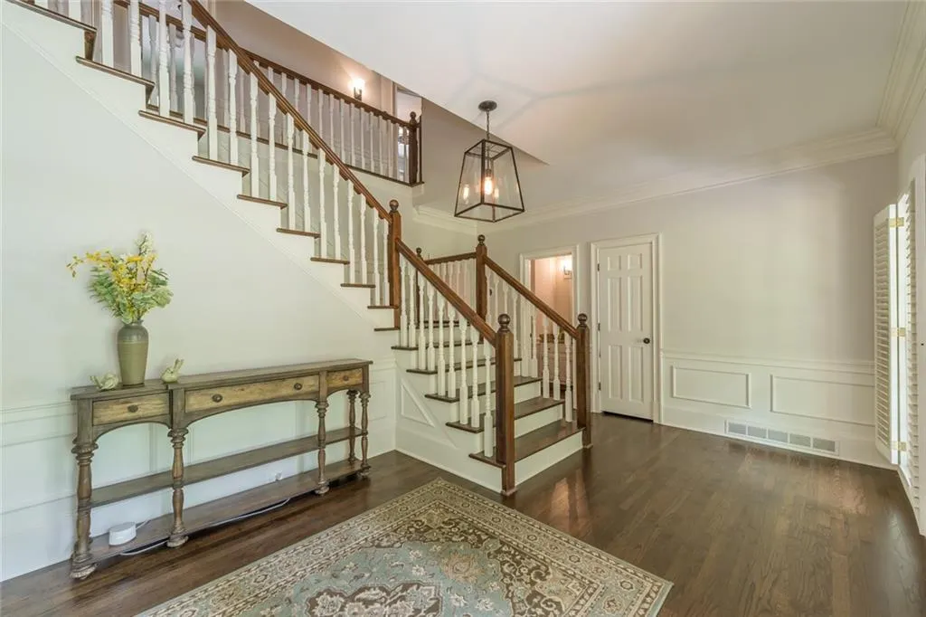 1565 Lazy River Lane, Sandy Springs, Georgia 30350, 5 Bedrooms Bedrooms, ,4 BathroomsBathrooms,Residential,Sold,1565 Lazy River Lane,6973060