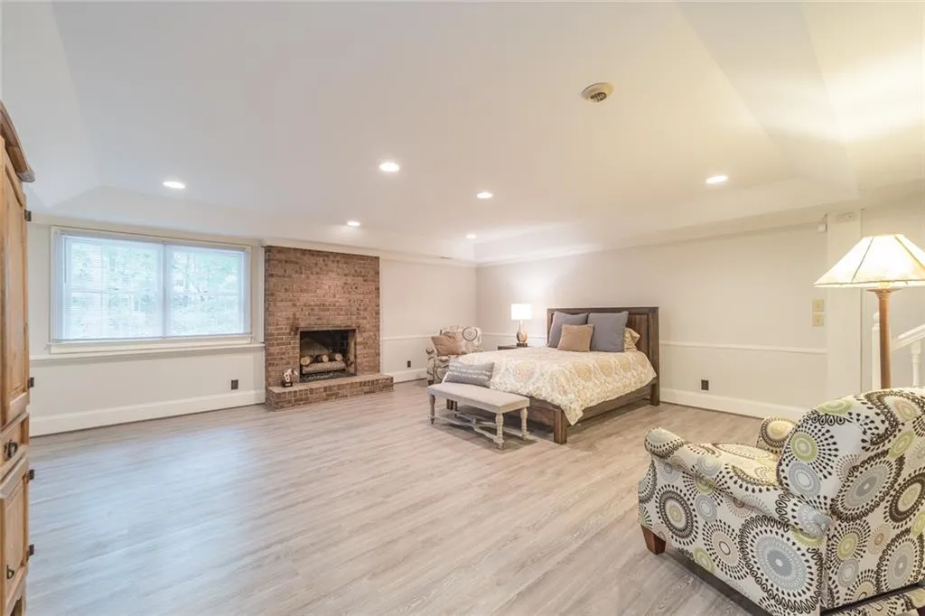 1565 Lazy River Lane, Sandy Springs, Georgia 30350, 5 Bedrooms Bedrooms, ,4 BathroomsBathrooms,Residential,Sold,1565 Lazy River Lane,6973060
