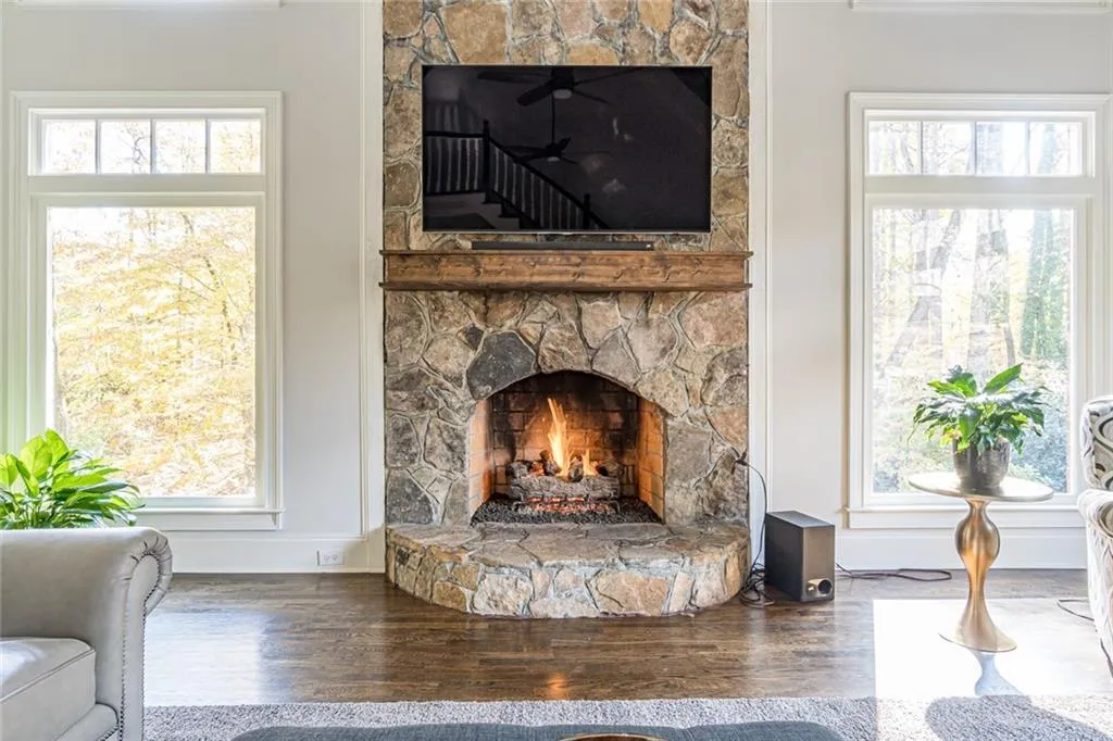 1565 Lazy River Lane, Sandy Springs, Georgia 30350, 5 Bedrooms Bedrooms, ,4 BathroomsBathrooms,Residential,Sold,1565 Lazy River Lane,6973060