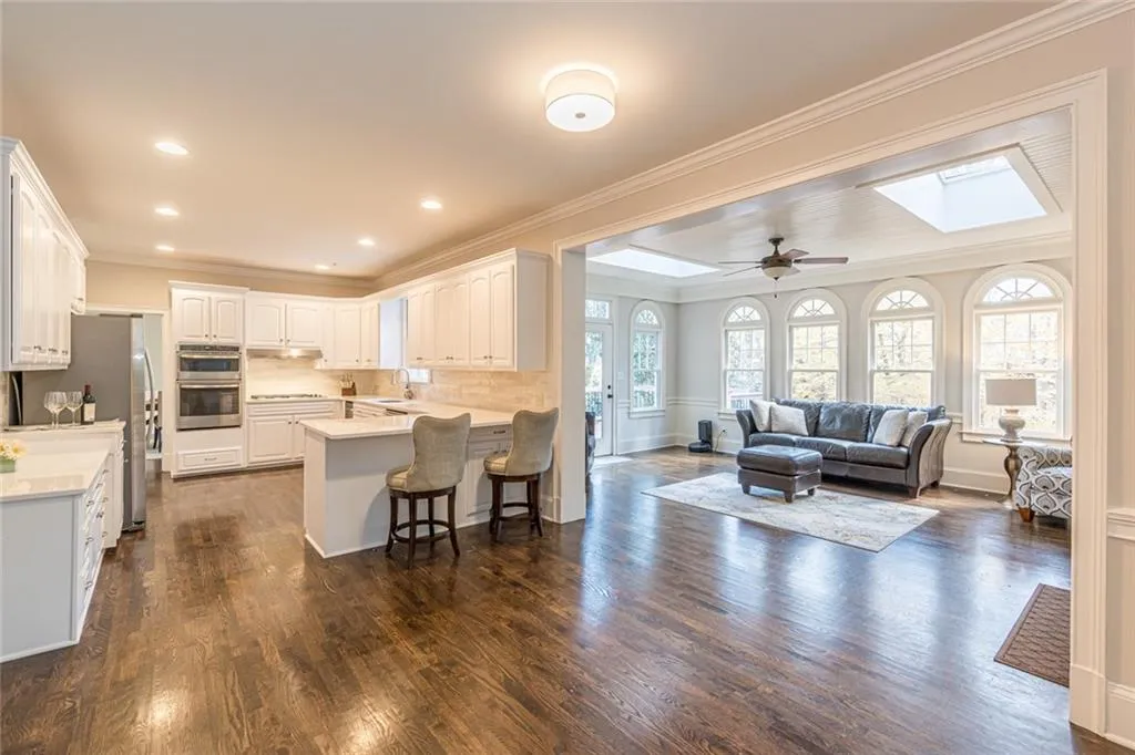 1565 Lazy River Lane, Sandy Springs, Georgia 30350, 5 Bedrooms Bedrooms, ,4 BathroomsBathrooms,Residential,Sold,1565 Lazy River Lane,6973060