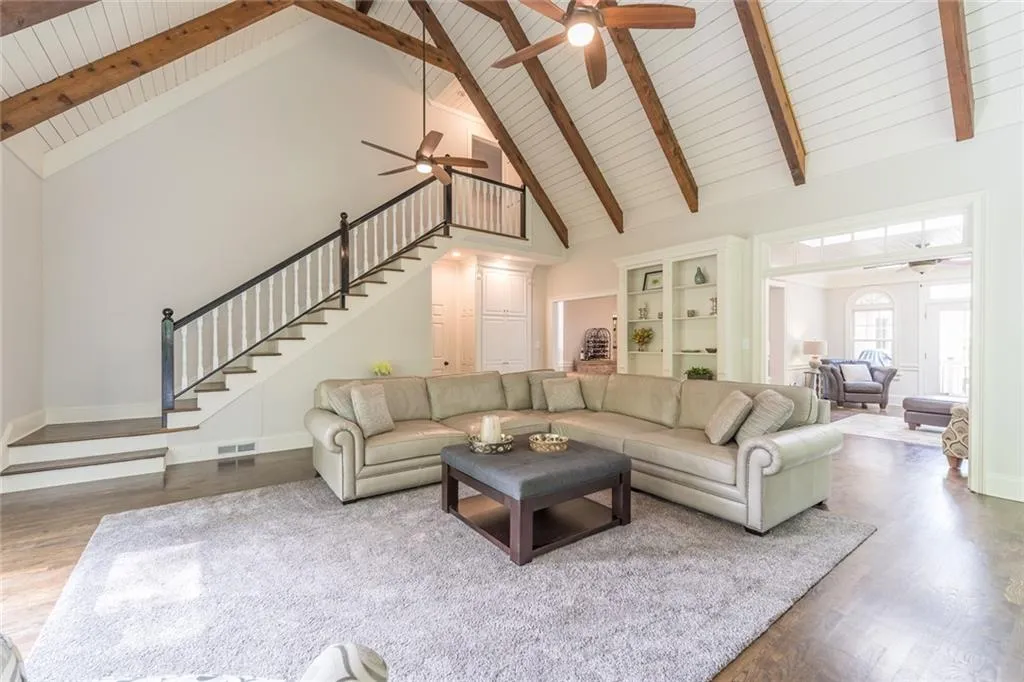 1565 Lazy River Lane, Sandy Springs, Georgia 30350, 5 Bedrooms Bedrooms, ,4 BathroomsBathrooms,Residential,Sold,1565 Lazy River Lane,6973060