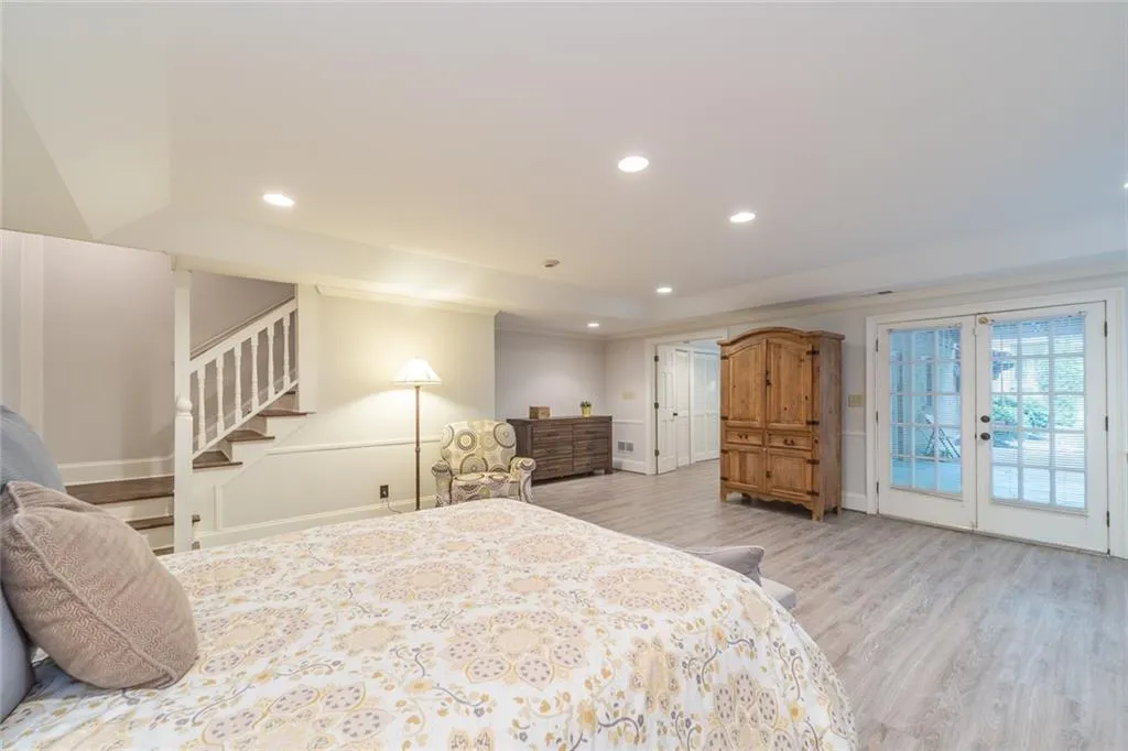 1565 Lazy River Lane, Sandy Springs, Georgia 30350, 5 Bedrooms Bedrooms, ,4 BathroomsBathrooms,Residential,Sold,1565 Lazy River Lane,6973060
