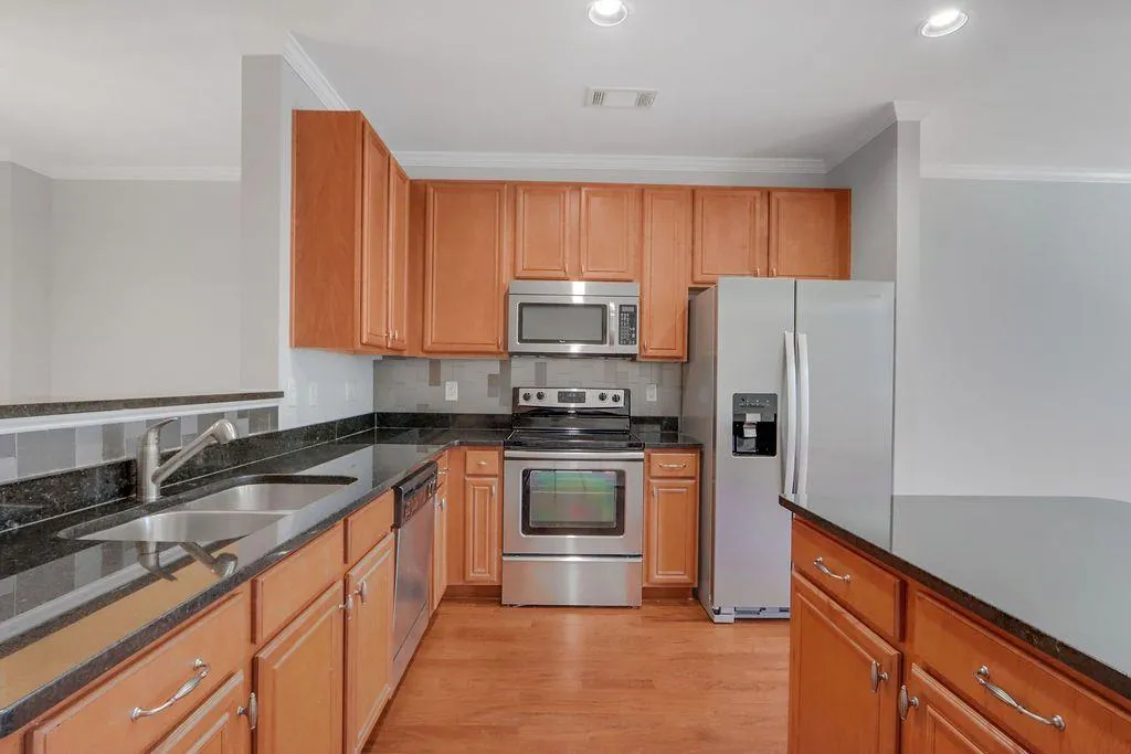 7265 Glisten Avenue Unit 122, Atlanta, Georgia 30328, 1 Bedroom Bedrooms, ,1 BathroomBathrooms,Residential,Sold,7265 Glisten Avenue Unit 122,7334481