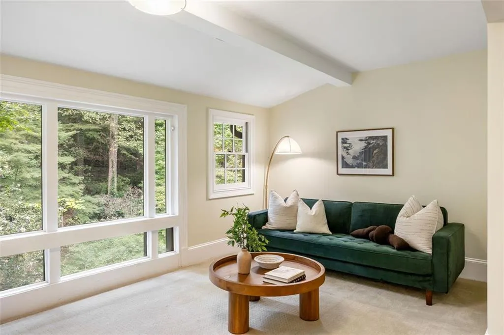Primary Bedroom, sitting room on Main leve