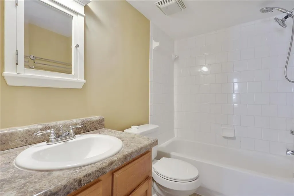 105 Brighton Point, Sandy Springs, Georgia 30328, 3 Bedrooms Bedrooms, ,2 BathroomsBathrooms,Residential,Sold,105 Brighton Point,6701552