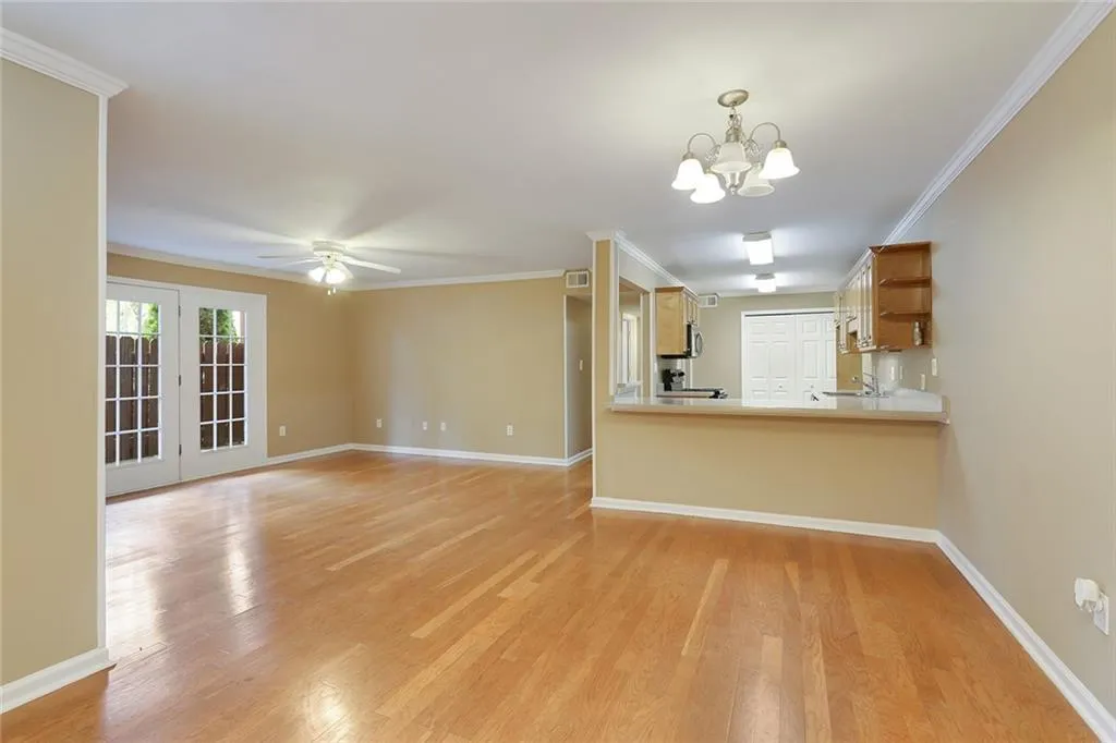 105 Brighton Point, Sandy Springs, Georgia 30328, 3 Bedrooms Bedrooms, ,2 BathroomsBathrooms,Residential,Sold,105 Brighton Point,6701552