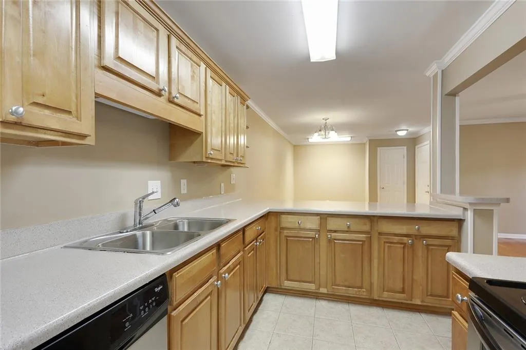 105 Brighton Point, Sandy Springs, Georgia 30328, 3 Bedrooms Bedrooms, ,2 BathroomsBathrooms,Residential,Sold,105 Brighton Point,6701552