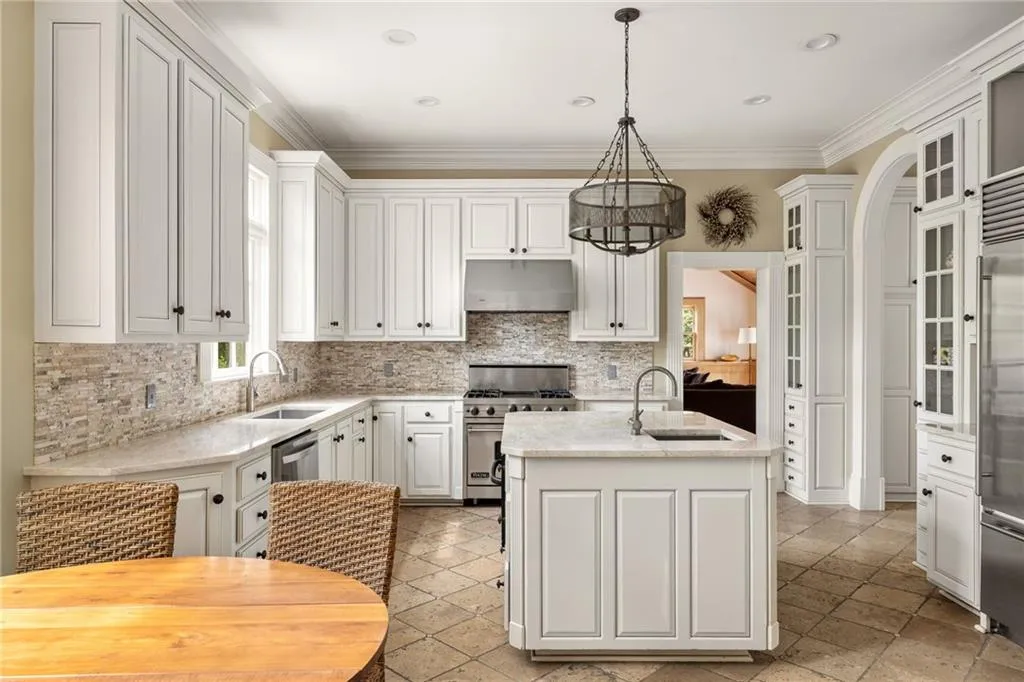 2950 Nancy Creek Road Nw, Atlanta, Georgia 30327, 4 Bedrooms Bedrooms, 0 ,5 BathroomsBathrooms,Residential,For Sale,2950 Nancy Creek Road Nw,7749019
