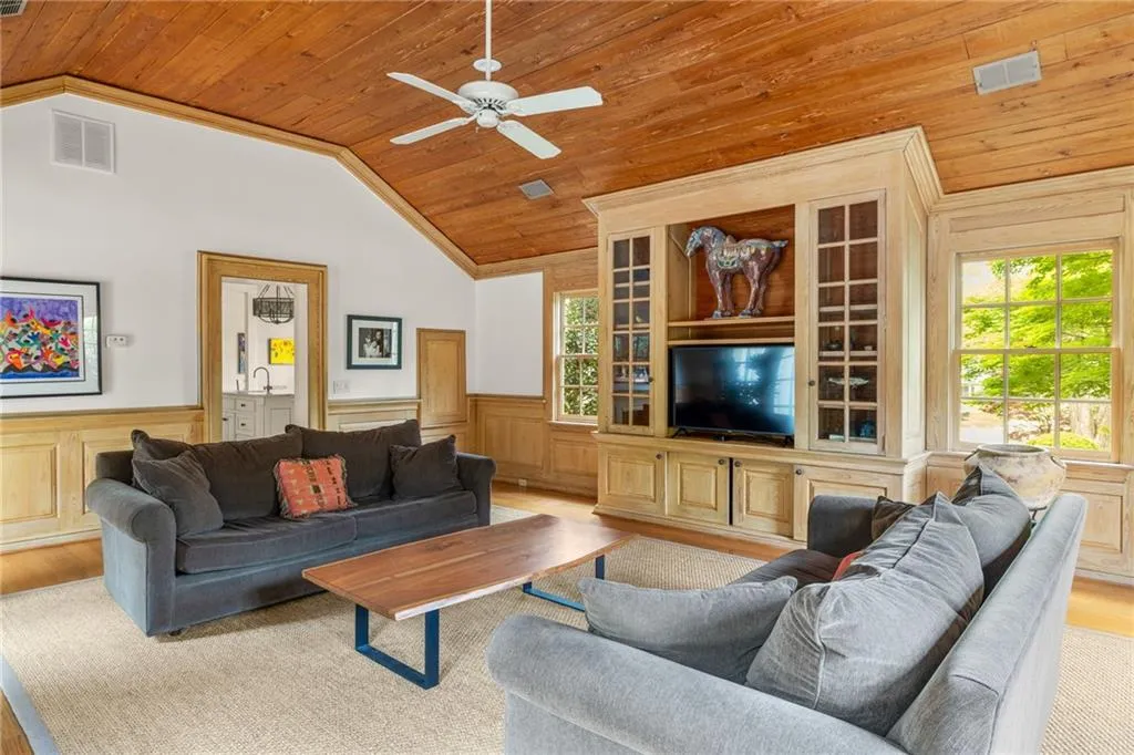 2950 Nancy Creek Road Nw, Atlanta, Georgia 30327, 4 Bedrooms Bedrooms, 0 ,5 BathroomsBathrooms,Residential,For Sale,2950 Nancy Creek Road Nw,7749019