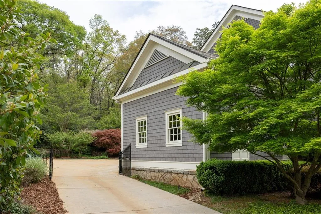 2950 Nancy Creek Road Nw, Atlanta, Georgia 30327, 4 Bedrooms Bedrooms, 0 ,5 BathroomsBathrooms,Residential,For Sale,2950 Nancy Creek Road Nw,7749019