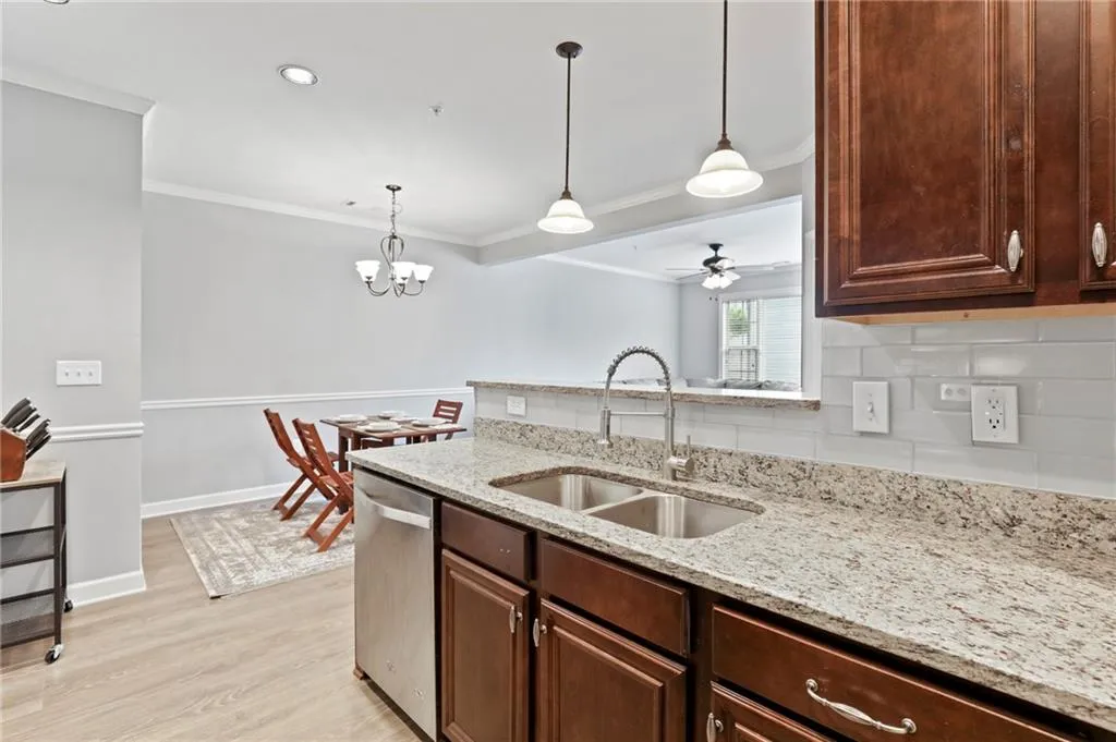 7265 Glisten Avenue Unit 120, Sandy Springs, Georgia 30328, 2 Bedrooms Bedrooms, ,2 BathroomsBathrooms,Residential,Sold,7265 Glisten Avenue Unit 120,6885977