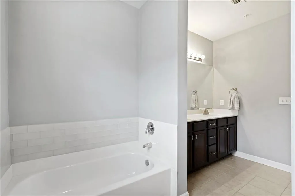 7265 Glisten Avenue Unit 120, Sandy Springs, Georgia 30328, 2 Bedrooms Bedrooms, ,2 BathroomsBathrooms,Residential,Sold,7265 Glisten Avenue Unit 120,6885977