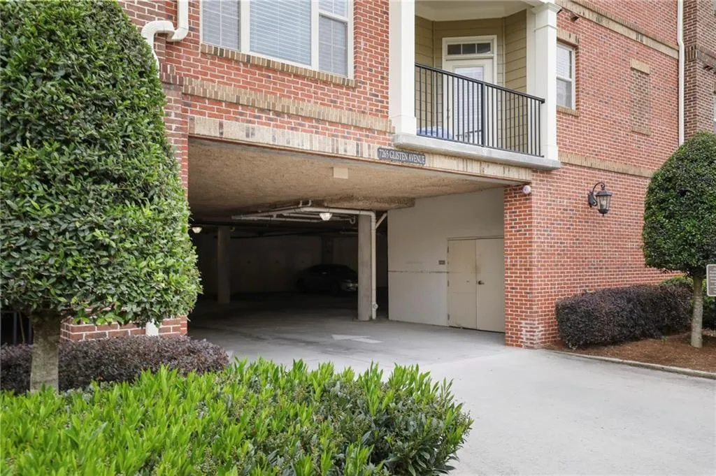 7265 Glisten Avenue Unit 120, Sandy Springs, Georgia 30328, 2 Bedrooms Bedrooms, ,2 BathroomsBathrooms,Residential,Sold,7265 Glisten Avenue Unit 120,6885977
