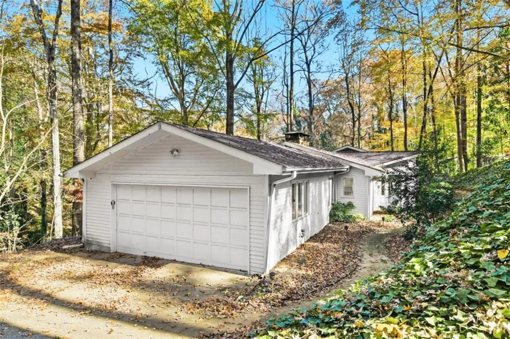 3959 Randall Mill Road, Atlanta, Georgia 30327, 4 Bedrooms Bedrooms, 0 ,3 BathroomsBathrooms,Residential,For Sale,3959 Randall Mill Road,7686028