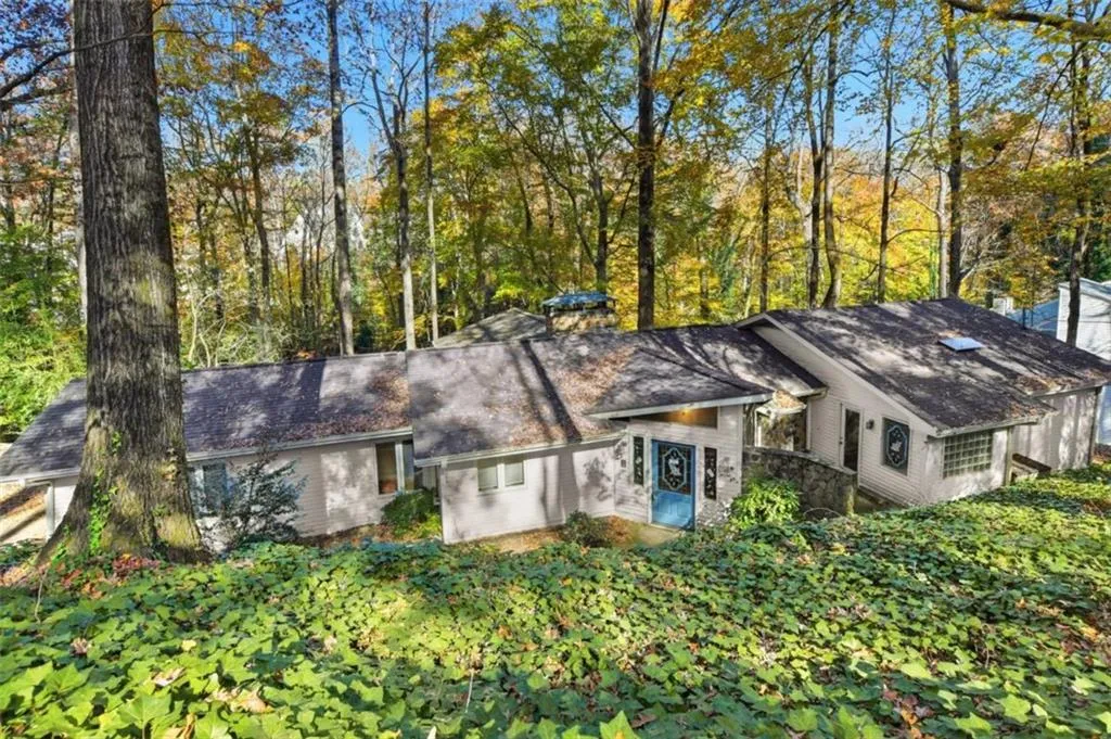 3959 Randall Mill Road, Atlanta, Georgia 30327, 4 Bedrooms Bedrooms, 0 ,3 BathroomsBathrooms,Residential,For Sale,3959 Randall Mill Road,7686028