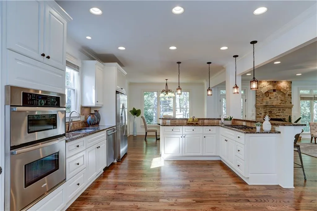 7975 Magnolia Square, Atlanta, Georgia 30350, 3 Bedrooms Bedrooms, ,3 BathroomsBathrooms,Residential,Sold,7975 Magnolia Square,6636778