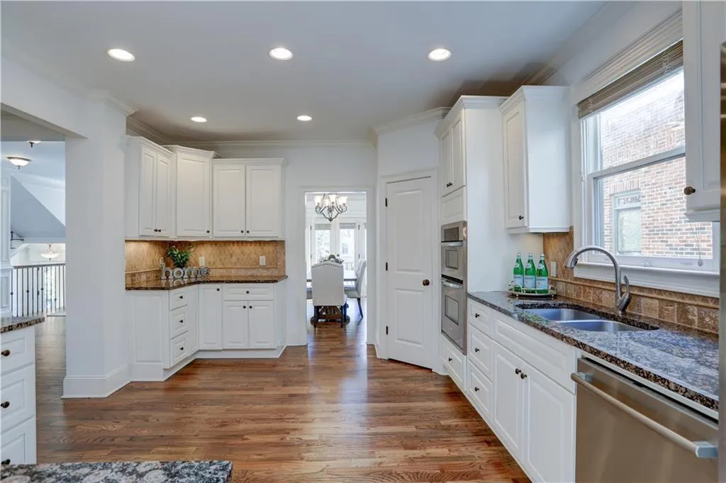 7975 Magnolia Square, Atlanta, Georgia 30350, 3 Bedrooms Bedrooms, ,3 BathroomsBathrooms,Residential,Sold,7975 Magnolia Square,6636778