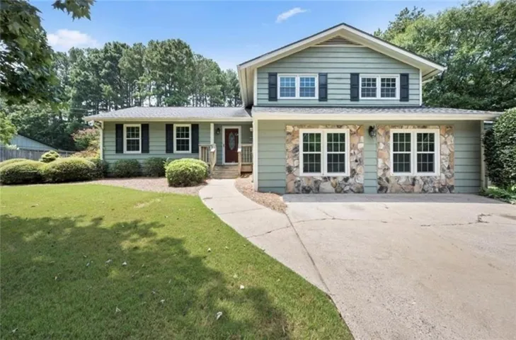 392 Heritage Lane, Alpharetta, Georgia 30009