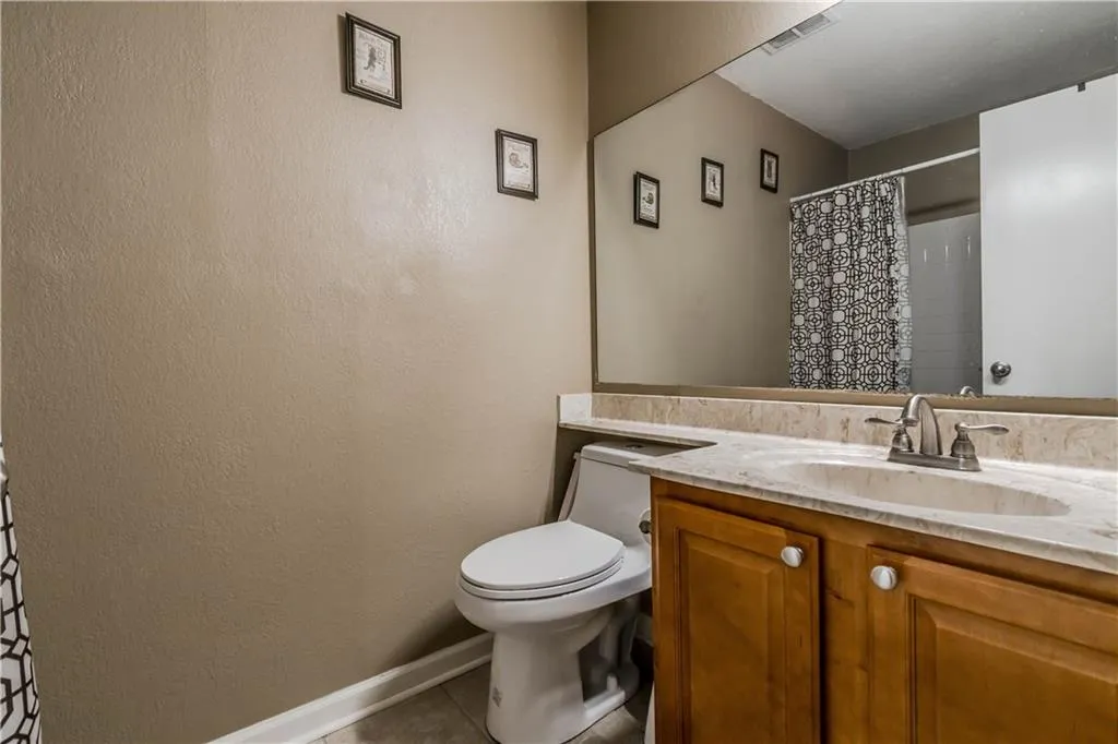 6900 Roswell Road Unit B1, Atlanta, Georgia 30328, 2 Bedrooms Bedrooms, ,2 BathroomsBathrooms,Residential,Sold,6900 Roswell Road Unit B1,5940216