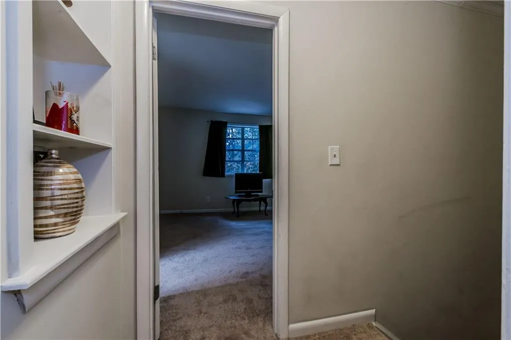 6900 Roswell Road Unit B1, Atlanta, Georgia 30328, 2 Bedrooms Bedrooms, ,2 BathroomsBathrooms,Residential,Sold,6900 Roswell Road Unit B1,5940216