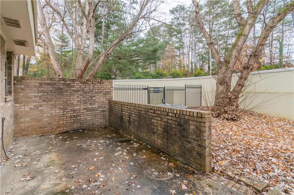 6900 Roswell Road Unit B1, Atlanta, Georgia 30328, 2 Bedrooms Bedrooms, ,2 BathroomsBathrooms,Residential,Sold,6900 Roswell Road Unit B1,5940216