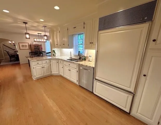 7635 Nesbit Ferry Road, Sandy Springs, Georgia 30350, 5 Bedrooms Bedrooms, ,4 BathroomsBathrooms,Residential,For Sale,7635 Nesbit Ferry Road,7752819