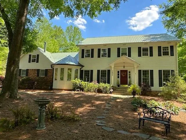 7635 Nesbit Ferry Road, Sandy Springs, Georgia 30350, 5 Bedrooms Bedrooms, ,4 BathroomsBathrooms,Residential,For Sale,7635 Nesbit Ferry Road,7752819