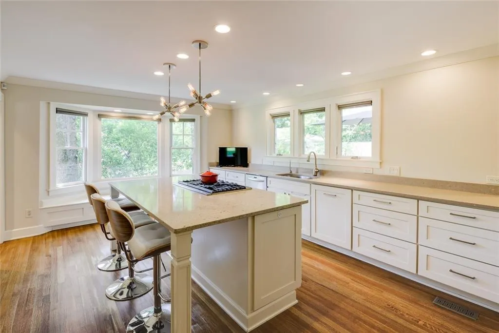 6835 Lisa Lane, Sandy Springs, Georgia 30338, 4 Bedrooms Bedrooms, ,2 BathroomsBathrooms,Residential,Sold,6835 Lisa Lane,7057780