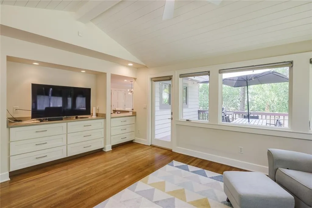 6835 Lisa Lane, Sandy Springs, Georgia 30338, 4 Bedrooms Bedrooms, ,2 BathroomsBathrooms,Residential,Sold,6835 Lisa Lane,7057780